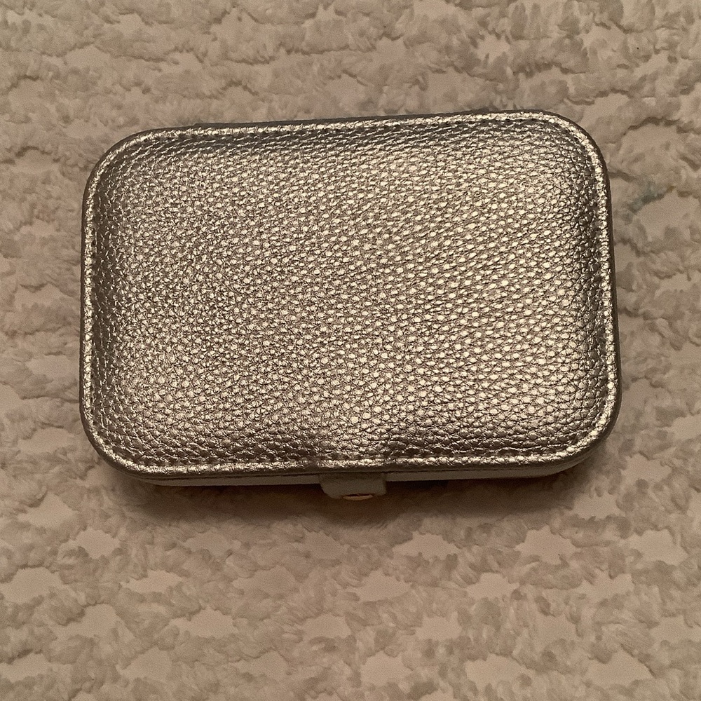 Chic Silver Jewelry Case